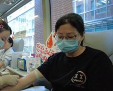 血液中心联合组织的献血活动在市儿童医院泸定路院区开展