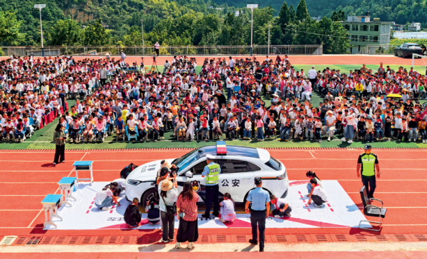 同向发力条块结合标本兼治推动村庄学生出行安全问题整治 同向发力条块结合标本兼治推动村庄学生出行安全问题整治